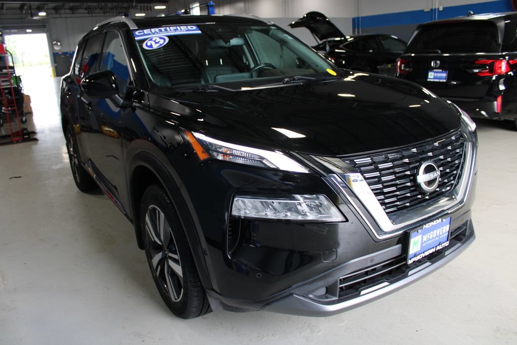Used 2023 Nissan Rogue SL w/ SL Premium Package FWD image 3