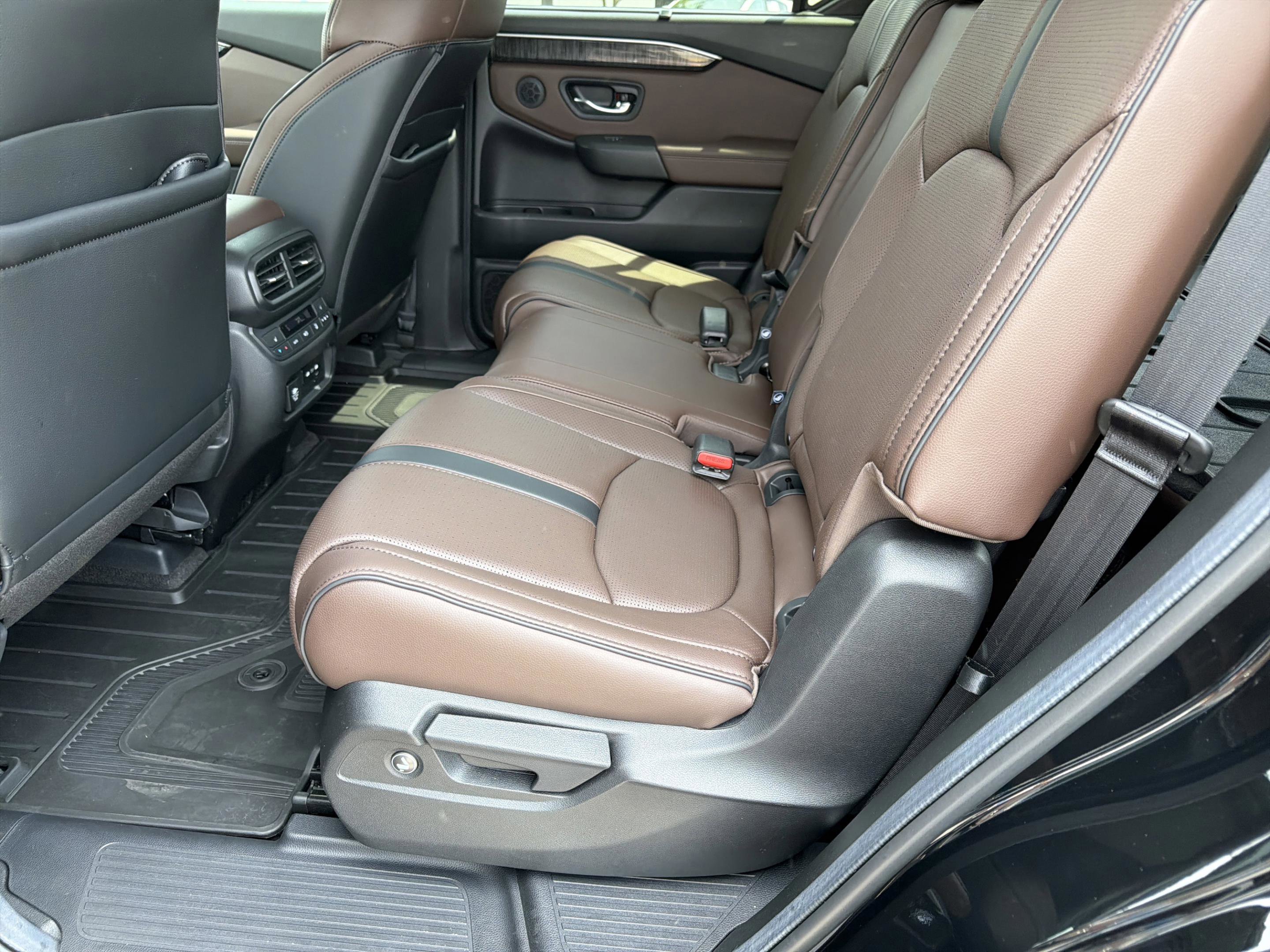 Certified 2024 Honda Pilot Elite image 26