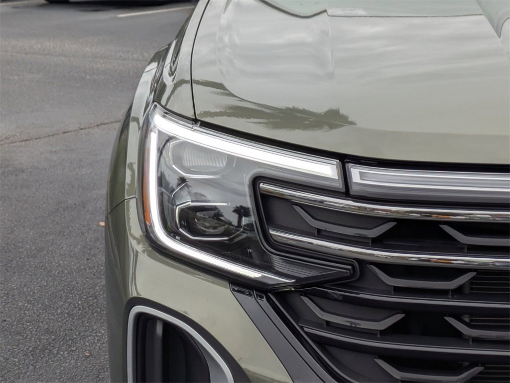 Used 2024 Volkswagen Atlas Peak Edition SE image 10