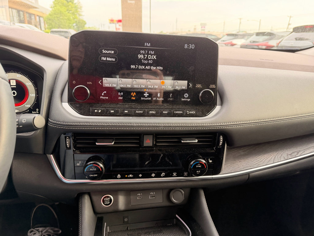 Used 2023 Nissan Rogue Platinum FWD image 11