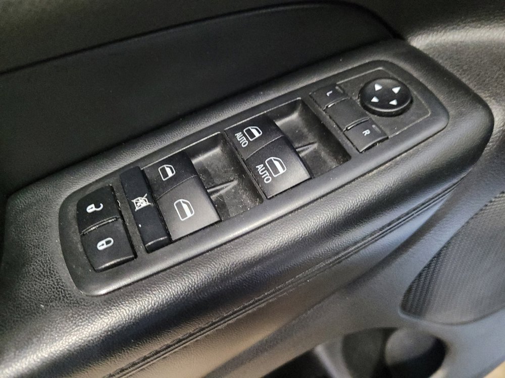 Used 2020 Jeep Grand Cherokee Altitude image 27