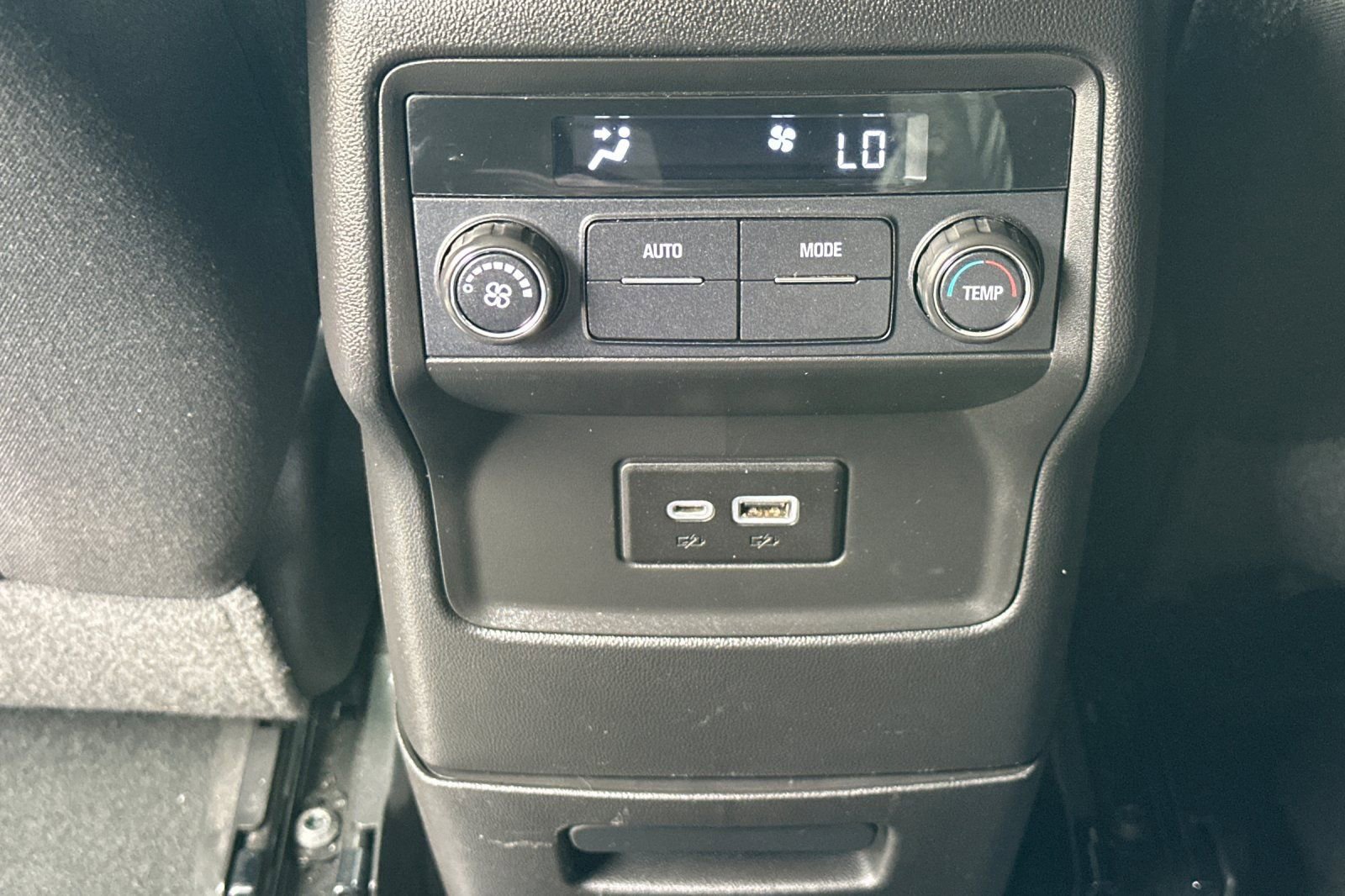 Certified 2022 GMC Acadia SLE image 15