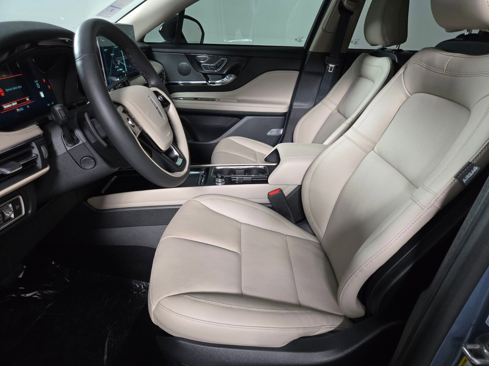 New 2026 Lincoln Corsair Reserve w/ Jet Appearance Package image 12