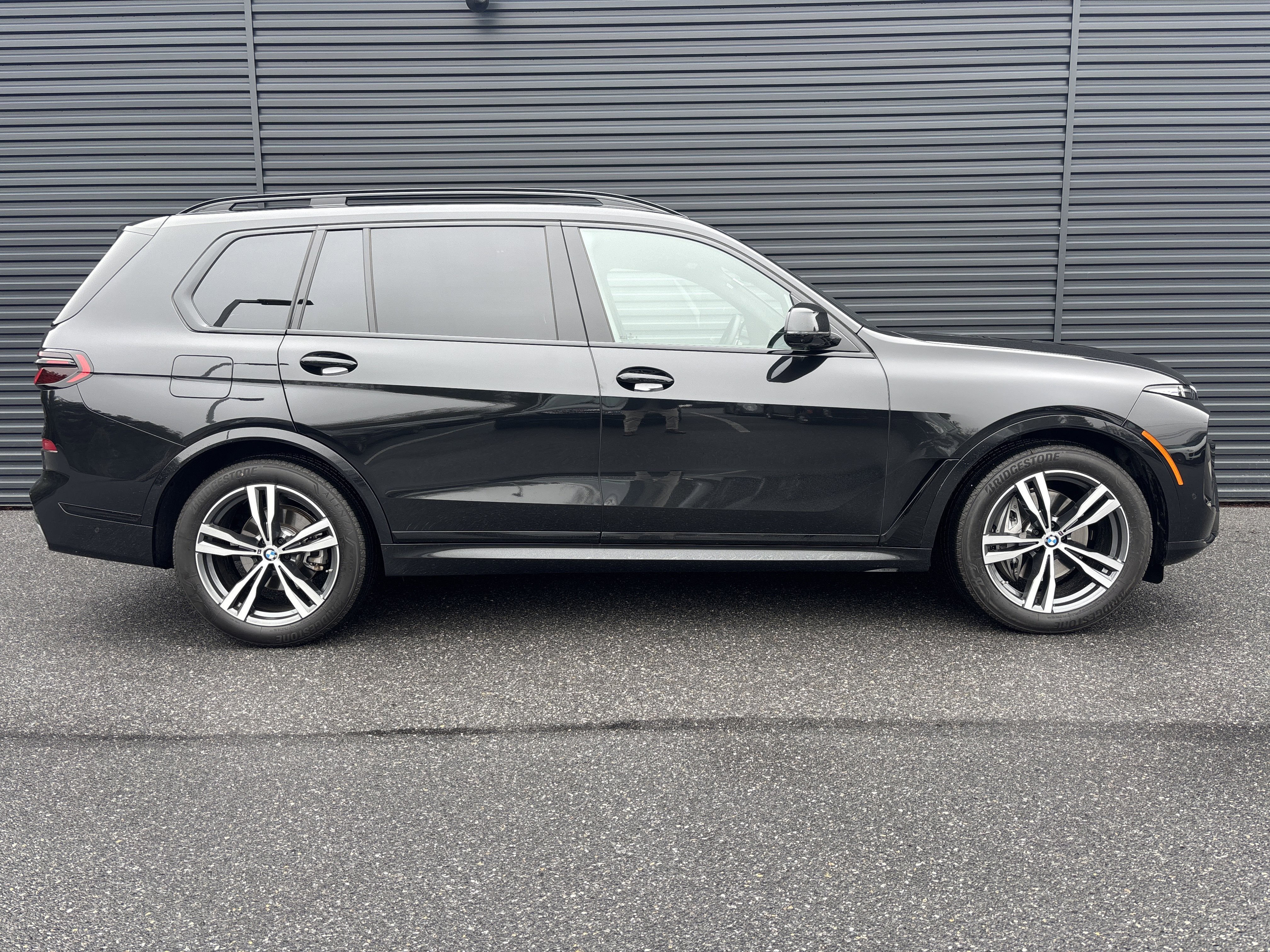 Used 2026 BMW X7 xDrive40i w/ M Sport Package image 6