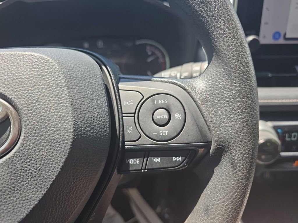 Used 2024 Toyota RAV4 XLE FWD image 22