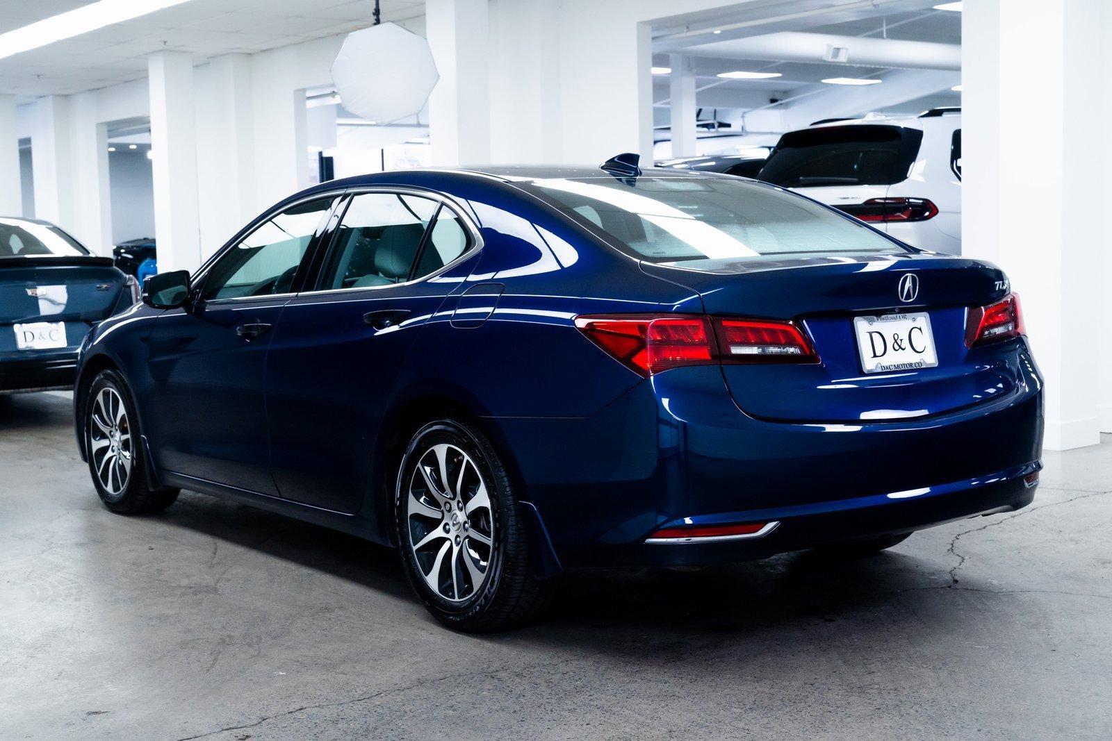 Used 2016 Acura TLX image 4