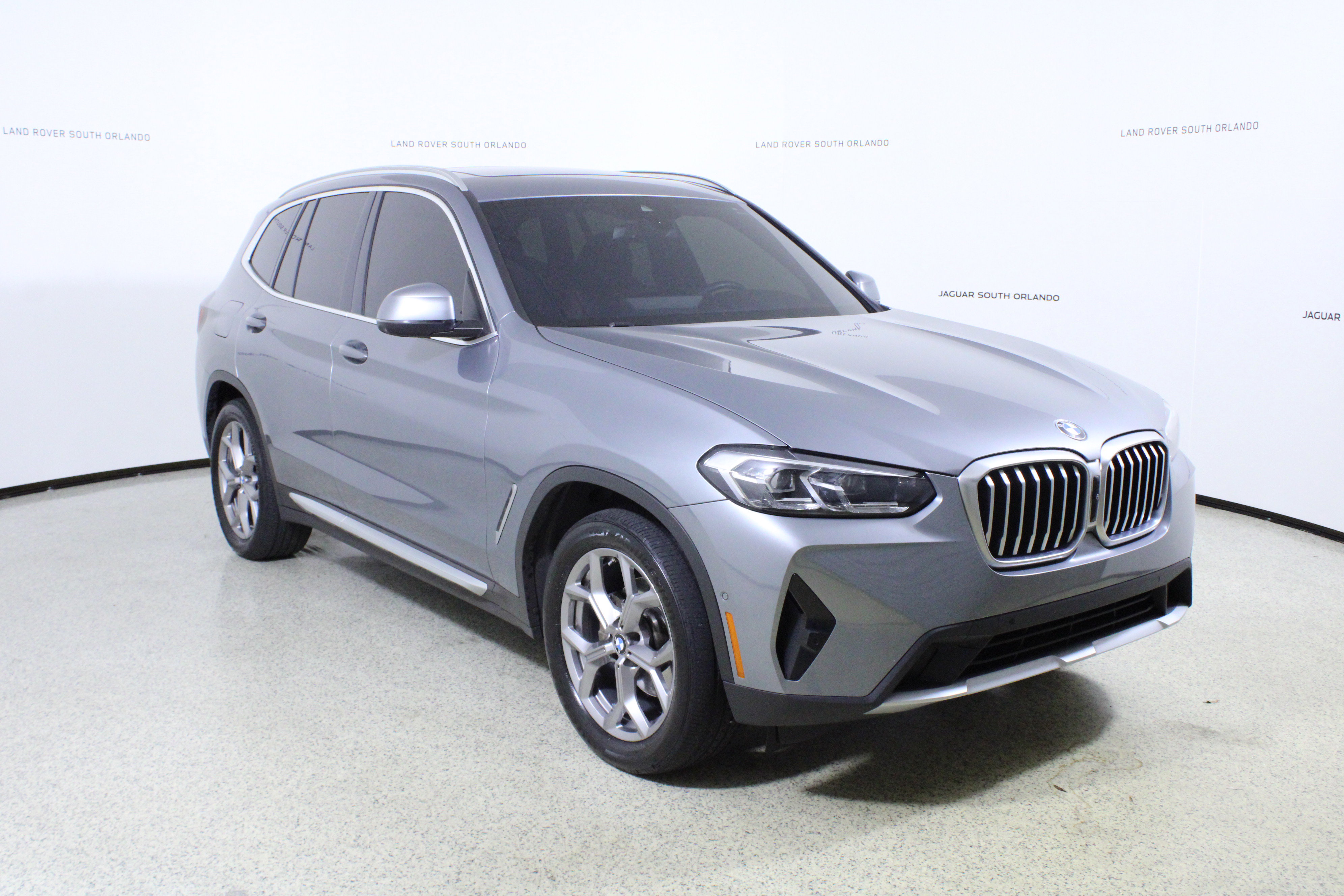 Used 2023 BMW X3 xDrive30i image 3