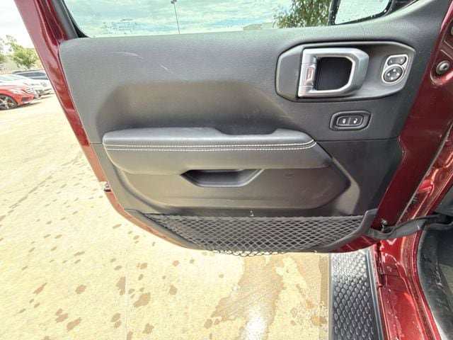 Used 2021 Jeep Wrangler Unlimited Sahara w/ Cold Weather Group AWD/4WD image 13