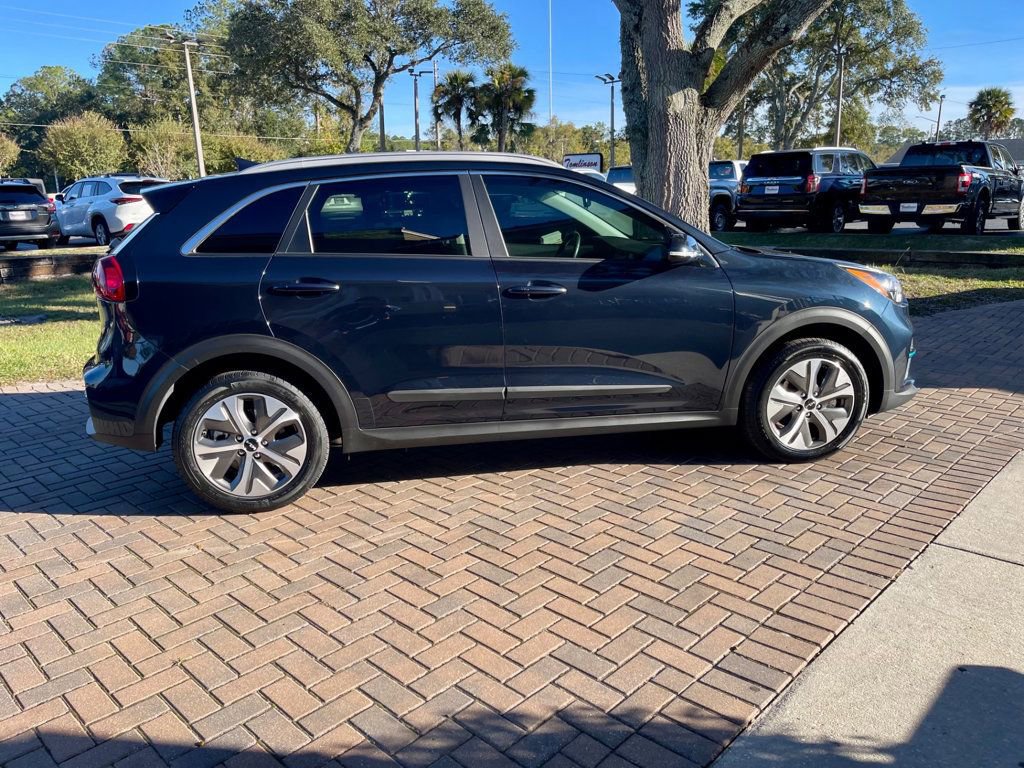 Used 2022 Kia Niro EX image 7
