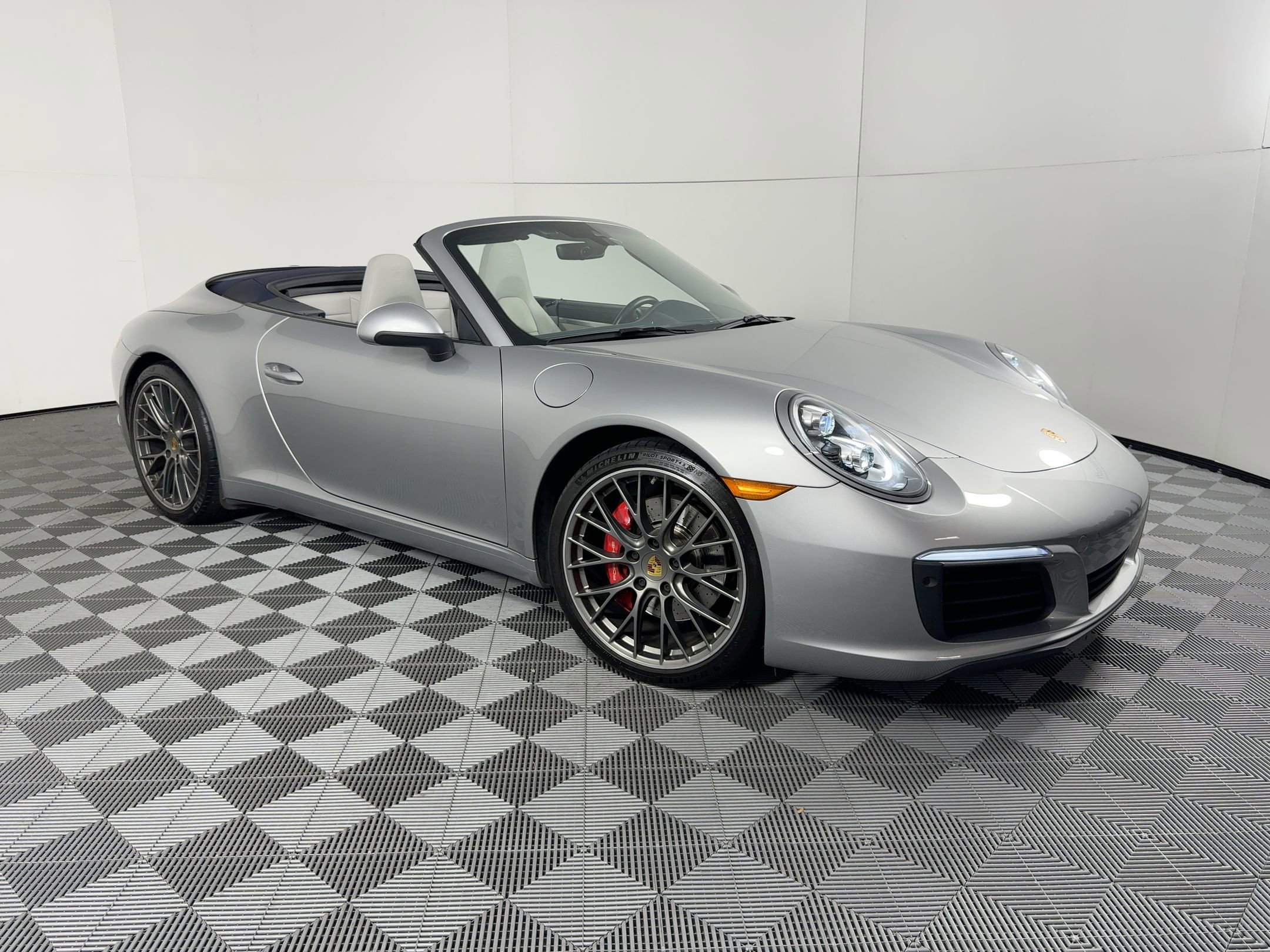 Certified 2018 Porsche 911 Carrera S image 7