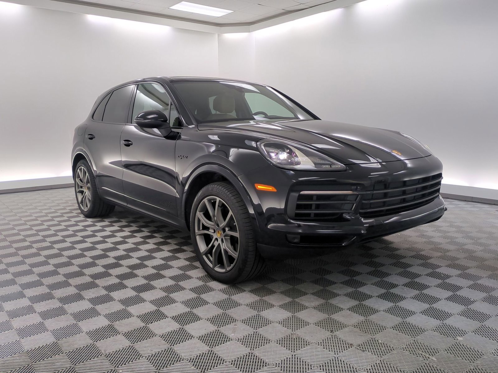 Certified 2023 Porsche Cayenne E-Hybrid image 7