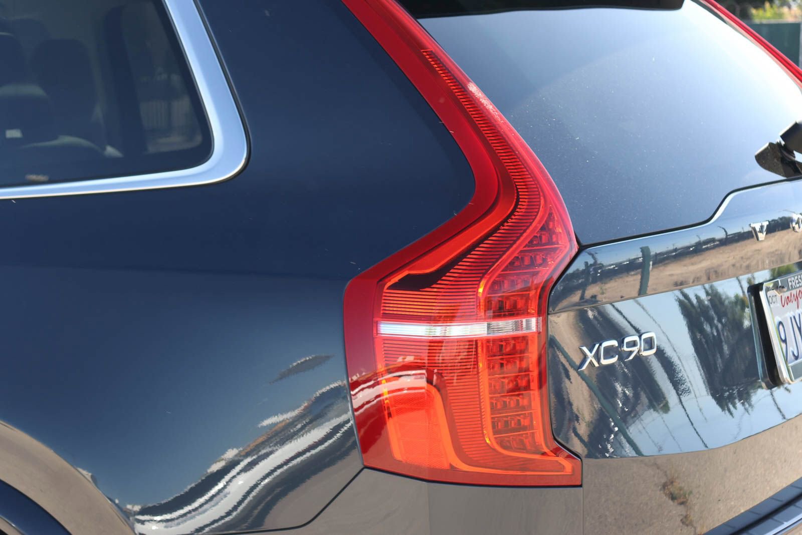Used 2023 Volvo XC90 B6 Ultimate w/ Protection Package Premier AWD/4WD image 12