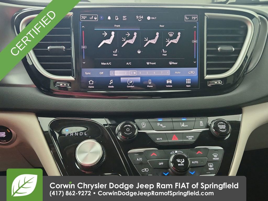 Used 2024 Chrysler Pacifica Touring-L FWD image 25