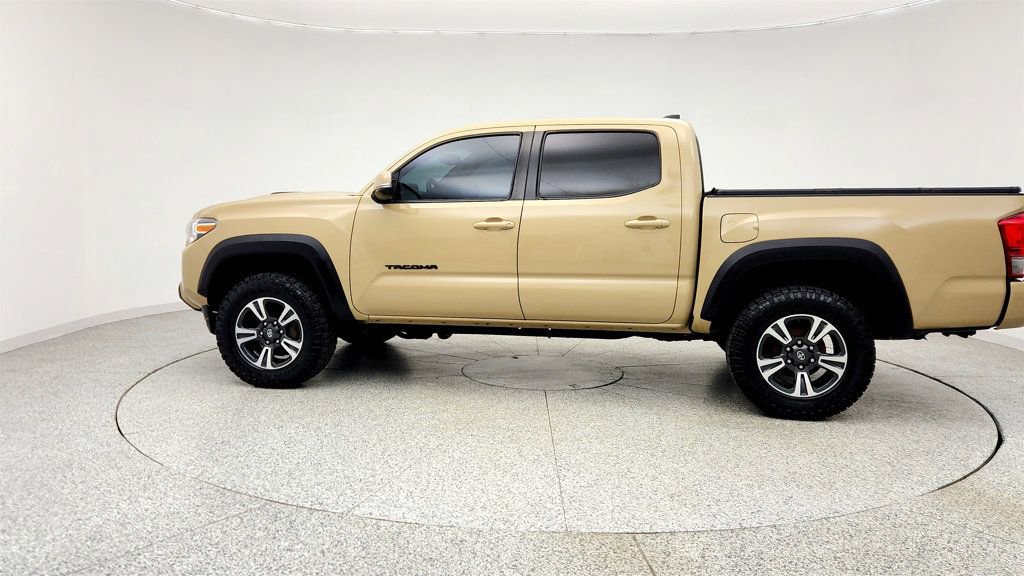 Used 2016 Toyota Tacoma TRD Sport w/ Towing Package image 8