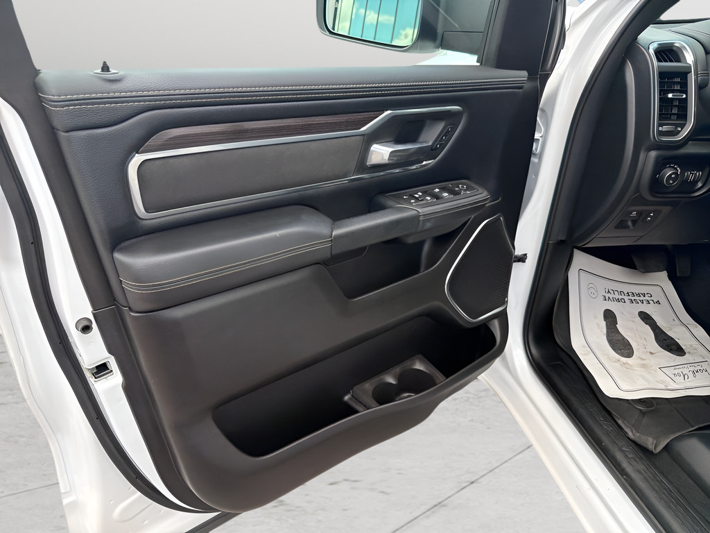 Used 2026 RAM 1500 Laramie AWD/4WD image 15