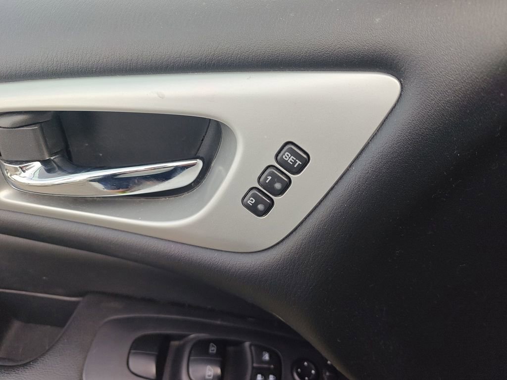 Used 2019 Nissan Pathfinder SL image 6