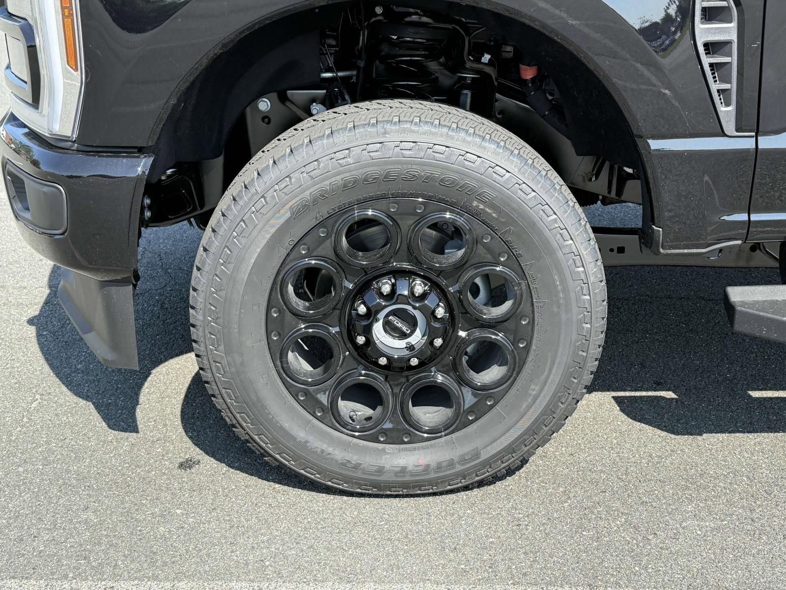 New 2025 Ford F350 Lariat w/ Black Appearance Package image 7
