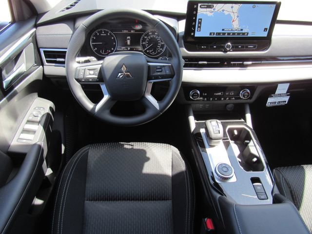New 2026 Mitsubishi Outlander ES image 16