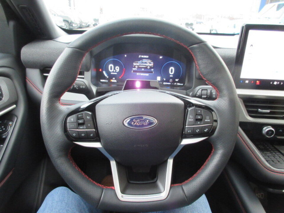 Used 2025 Ford Explorer ST-Line w/ Premium Package image 20