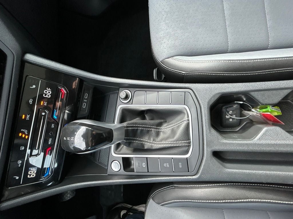 Used 2025 Volkswagen Jetta SE FWD image 23