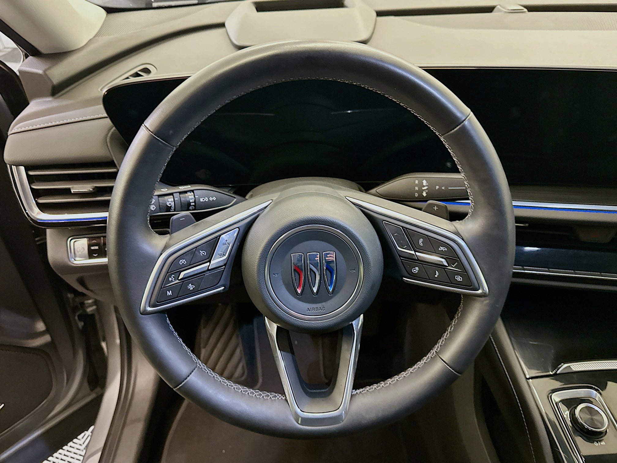 Used 2024 Buick Envision Preferred AWD/4WD image 18