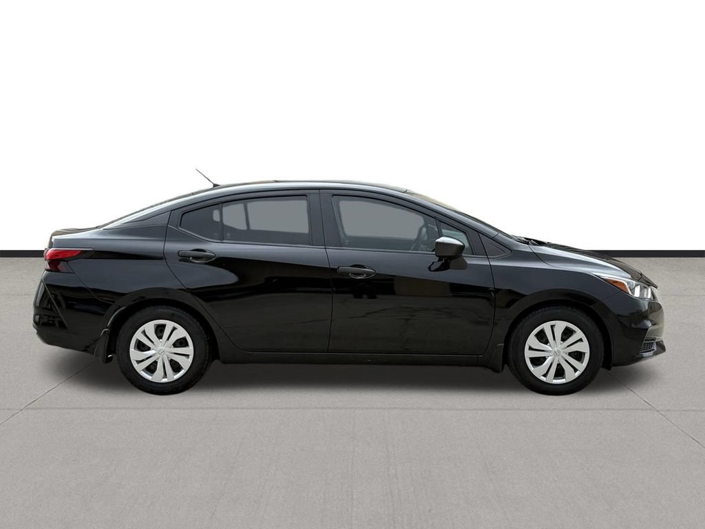 Used 2020 Nissan Versa S FWD image 4