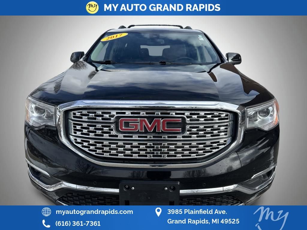 Used 2017 GMC Acadia Denali image 2
