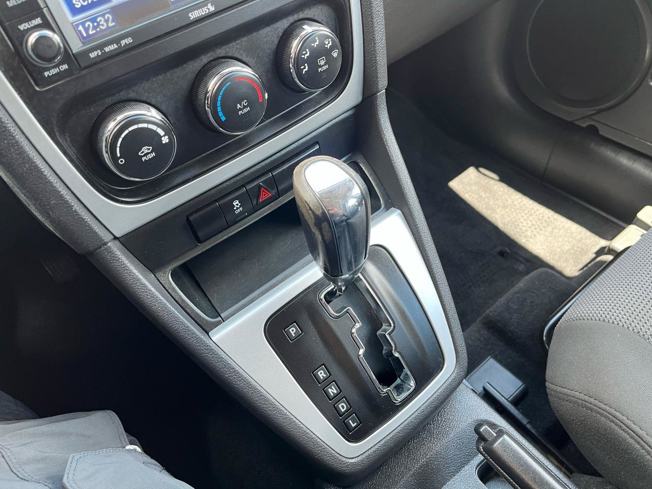 Used 2011 Dodge Caliber Mainstreet FWD image 17