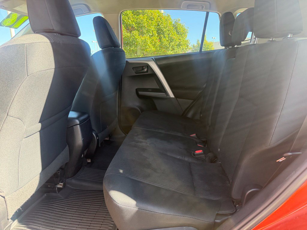 Used 2016 Toyota RAV4 LE AWD/4WD image 24