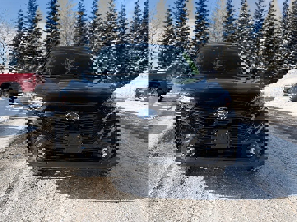 Used 2023 Subaru Outback Onyx Edition image 2