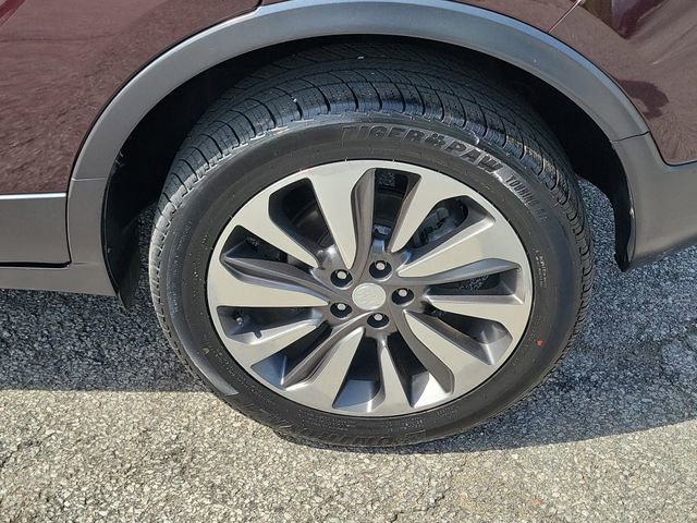 Used 2018 Buick Encore Essence FWD image 5