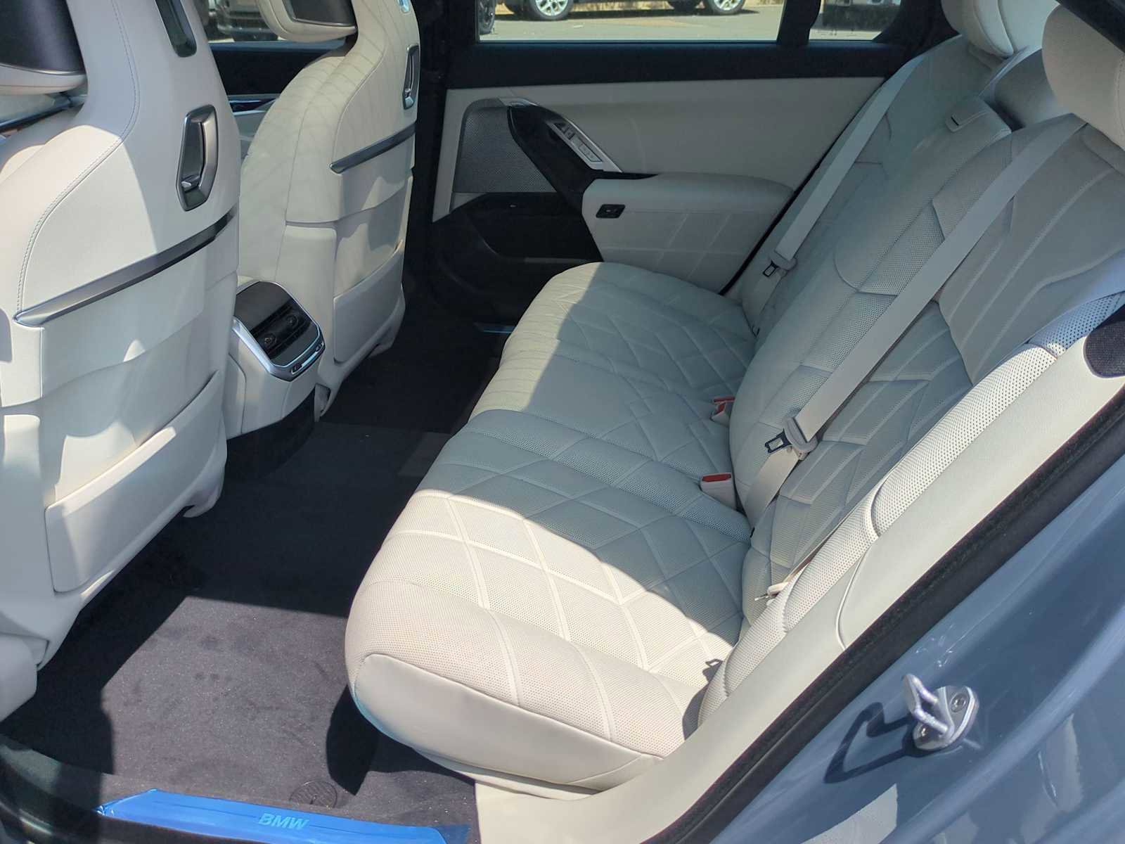 New 2025 BMW i7 eDrive50 w/ Executive Package image 19