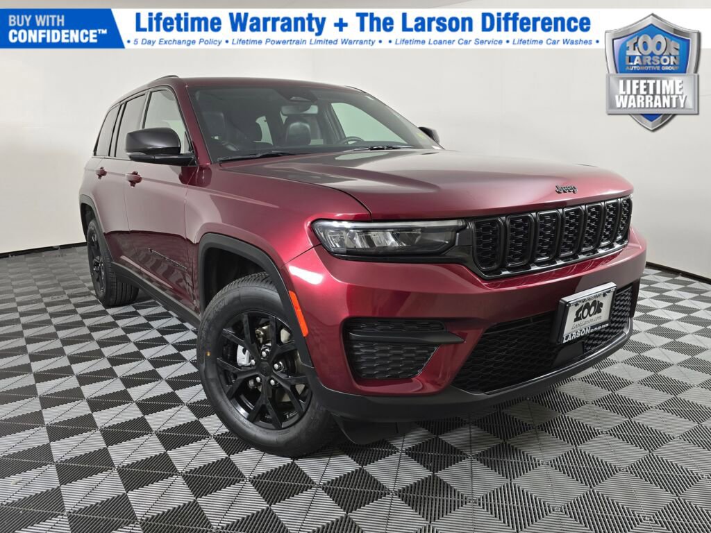 Used 2024 Jeep Grand Cherokee Altitude image 1