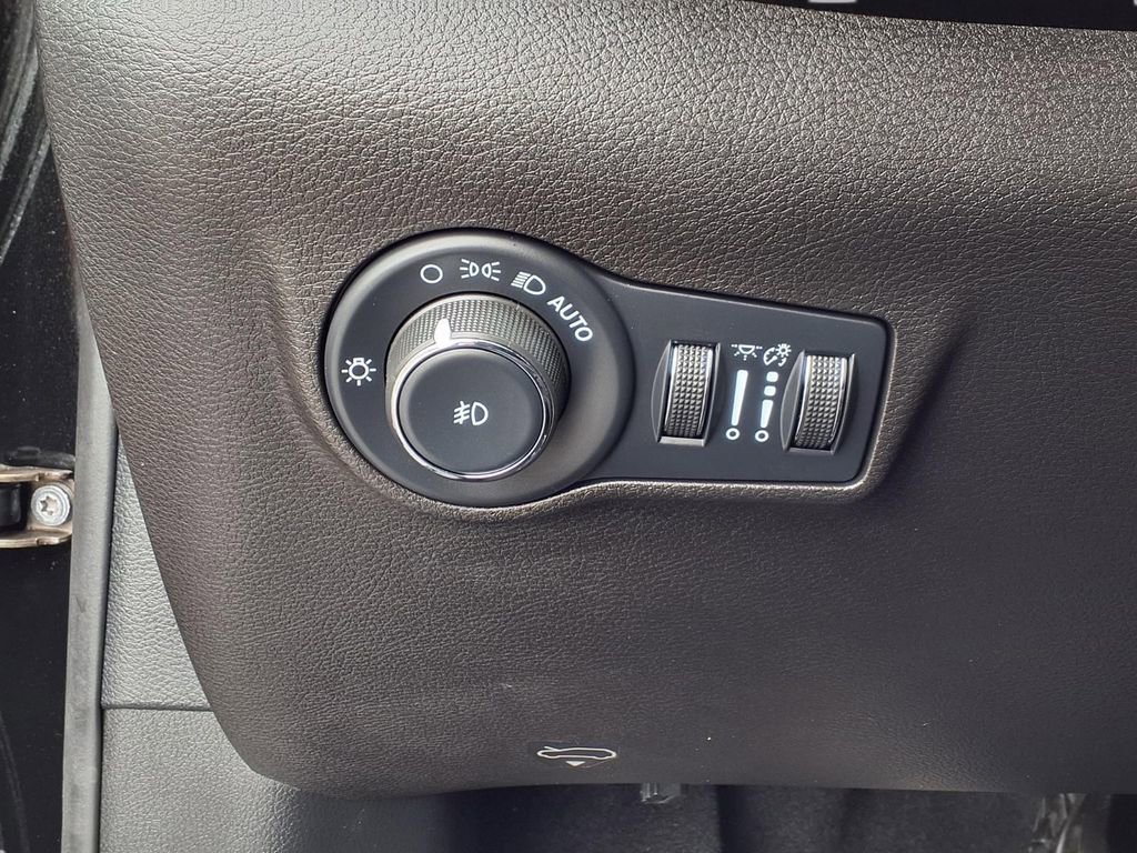 Used 2022 Jeep Compass Trailhawk w/ Trailhawk Elite Group AWD/4WD image 17