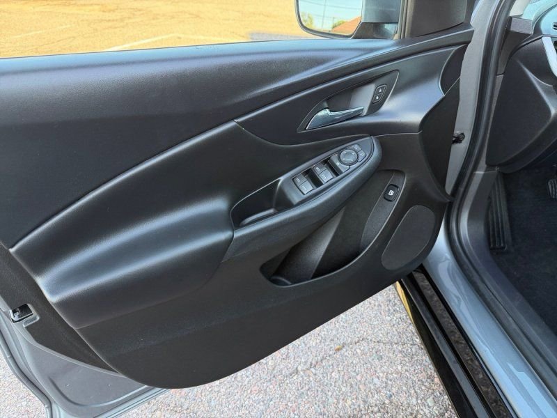 Used 2018 Chevrolet Volt LT image 11