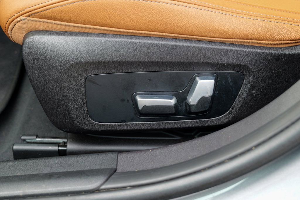 Used 2023 BMW 330i xDrive Sedan w/ Driving Assistance Package image 23