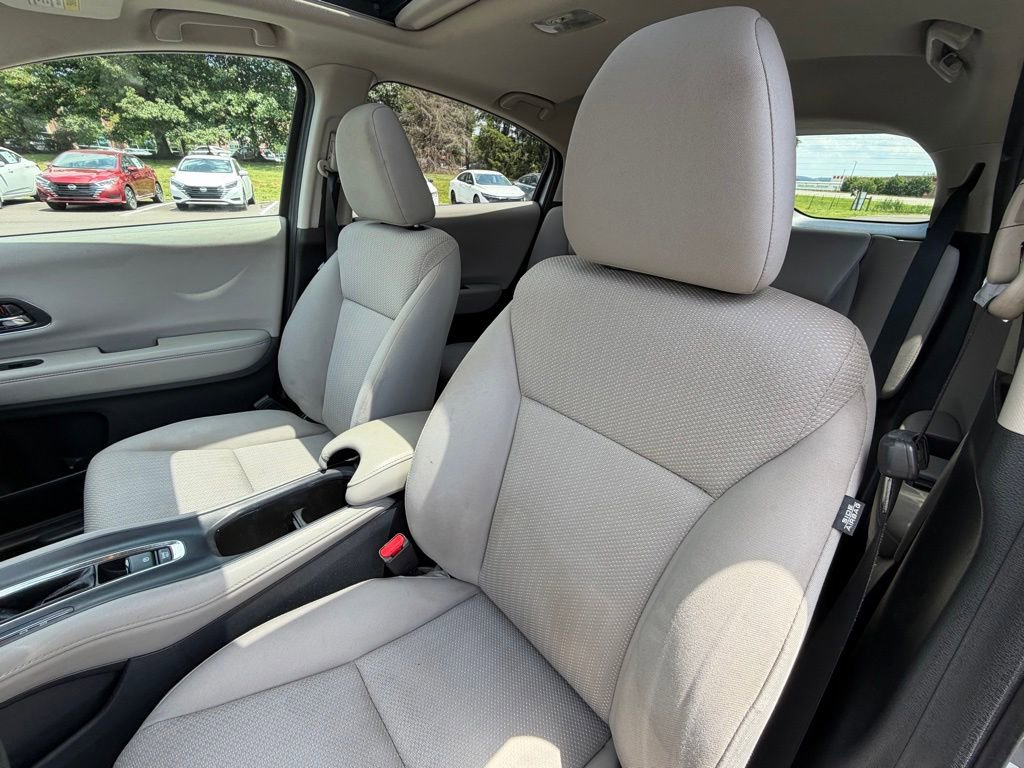 Used 2017 Honda HR-V EX image 7