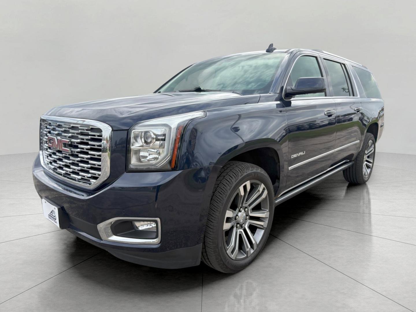 Used 2019 GMC Yukon XL Denali w/ Denali Ultimate Package AWD/4WD image 4