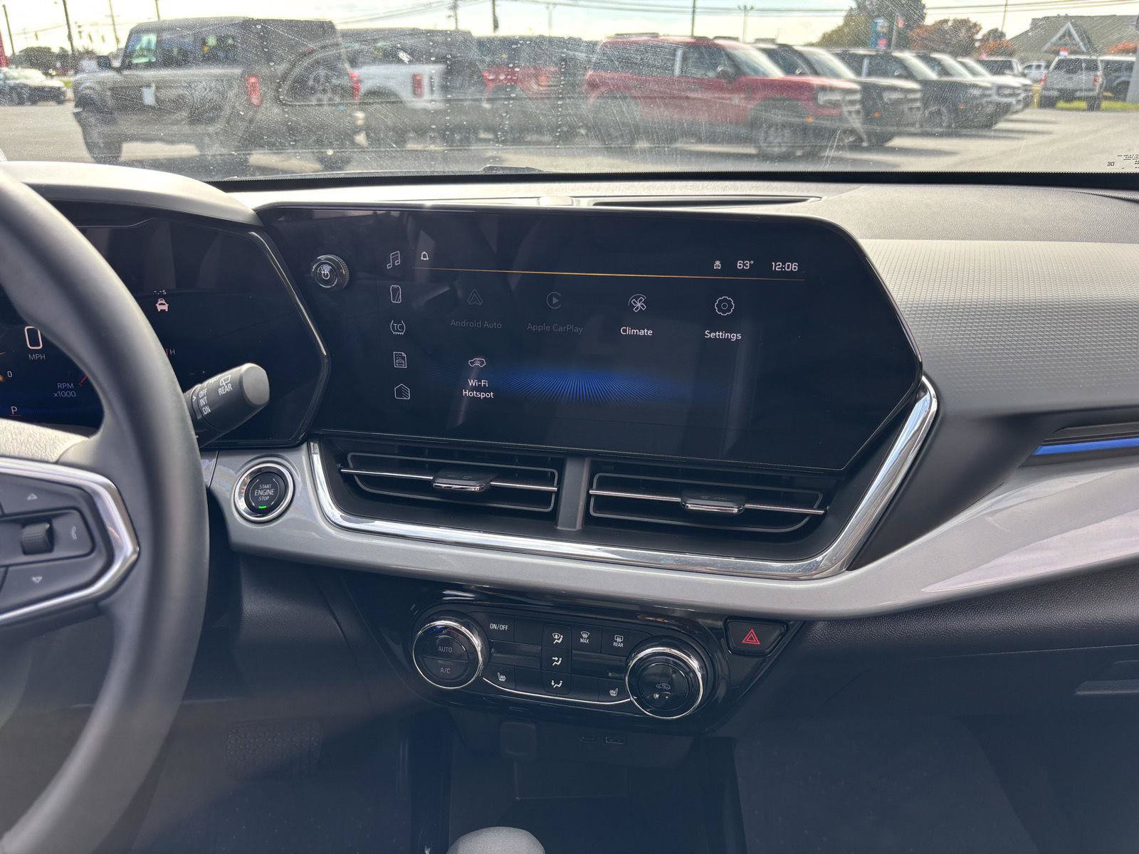 Used 2025 Chevrolet Trax LT w/ Driver Confidence Package FWD image 27