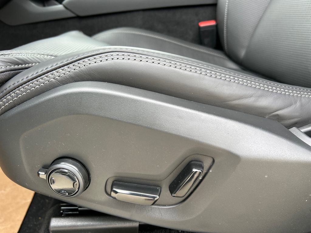 New 2026 Volvo XC90 T8 Ultra w/ Protection Package Premier image 11