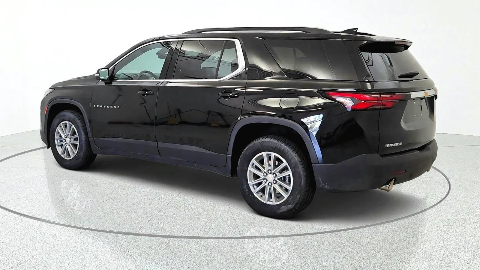 Used 2023 Chevrolet Traverse LT FWD image 5