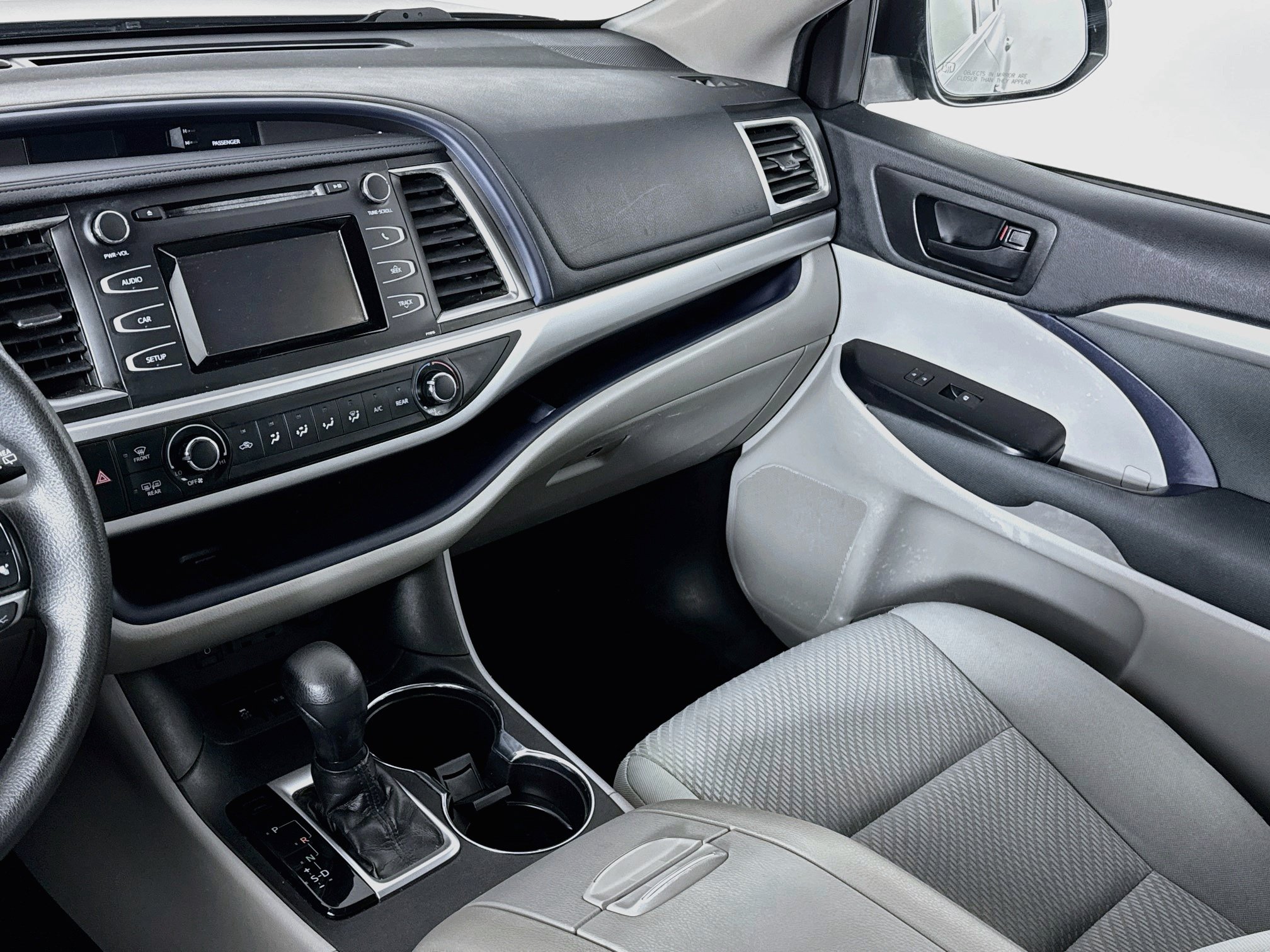 Used 2019 Toyota Highlander LE FWD image 21