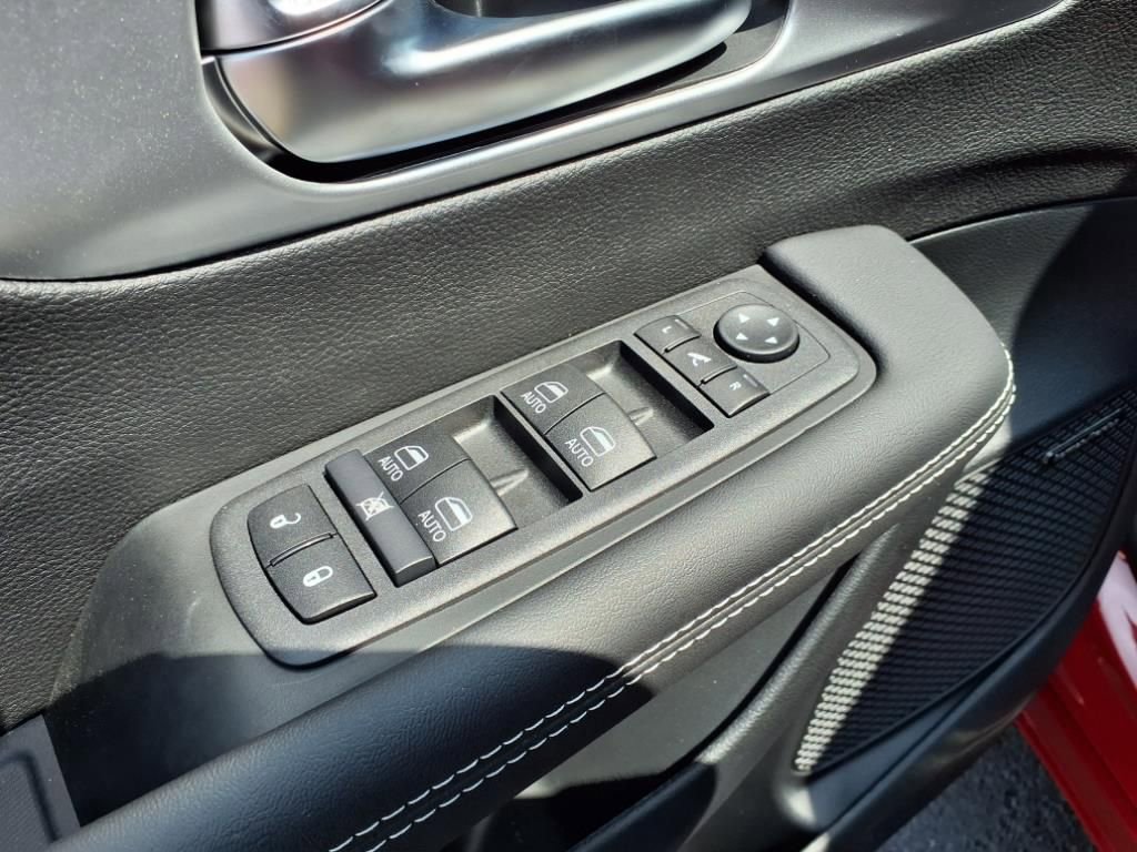 New 2026 Chrysler Pacifica Limited image 12