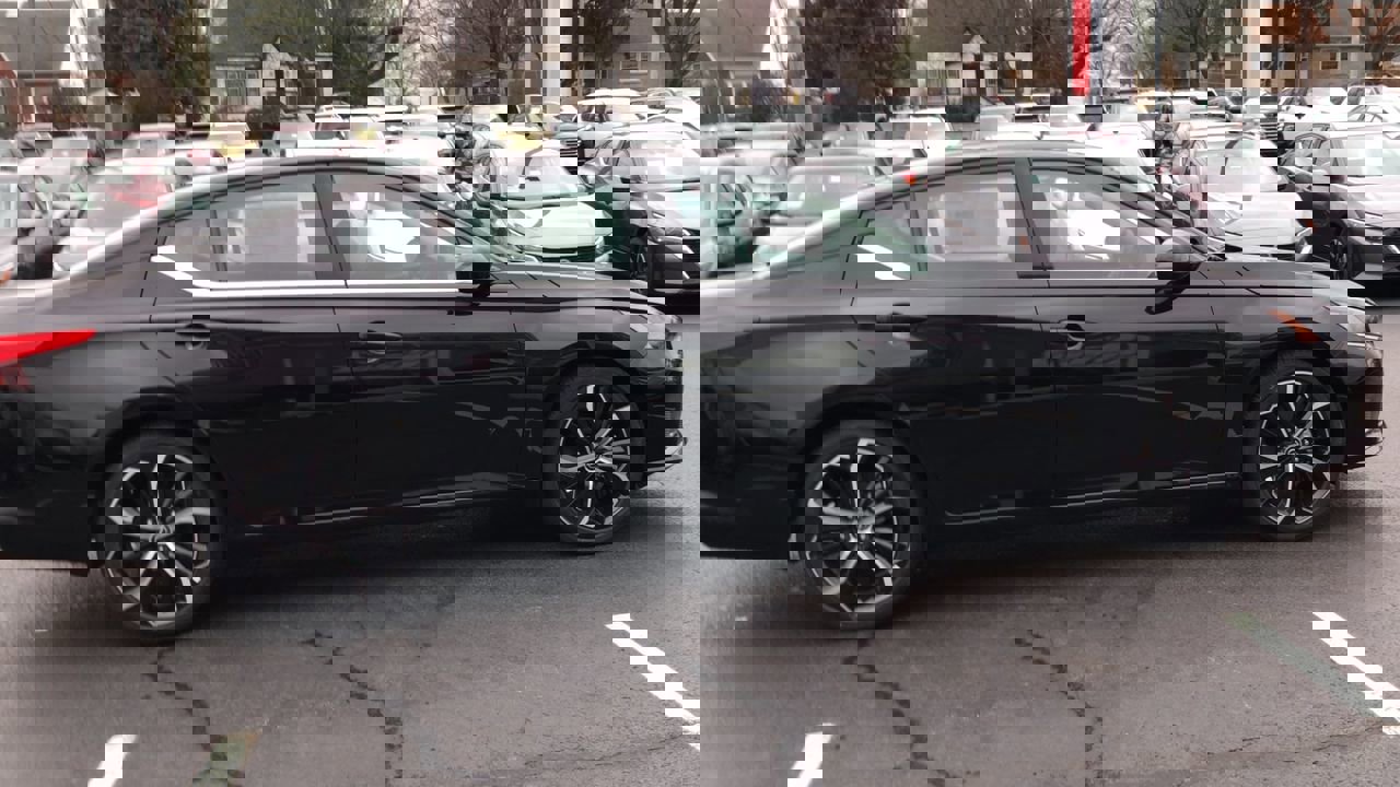 New 2025 Nissan Altima 2.5 SR w/ SR Premium Package image 9