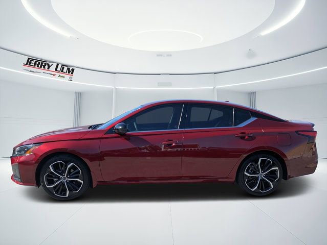 Used 2024 Nissan Altima 2.5 SR FWD image 6