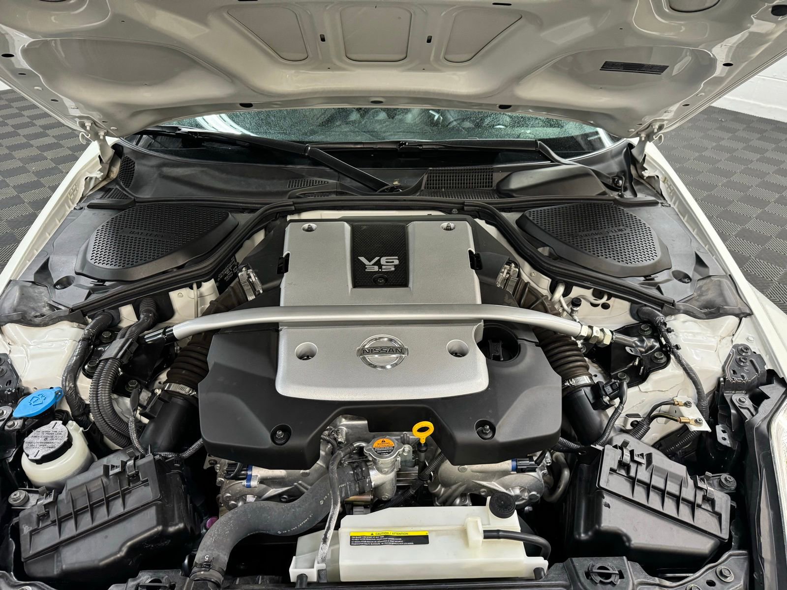 Used 2009 Nissan 350Z Touring image 9