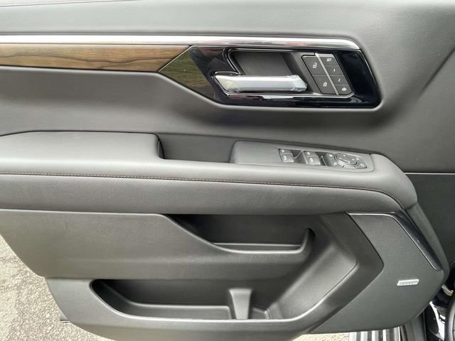 New 2026 Chevrolet Suburban High Country image 17