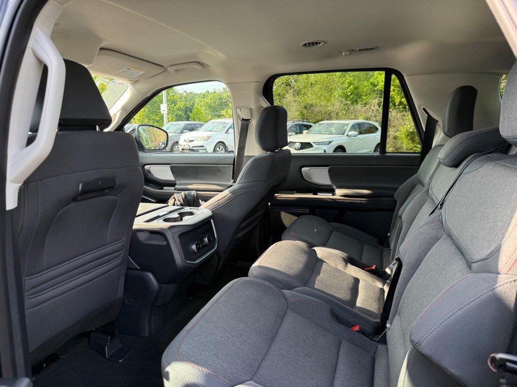 Used 2025 Ford Expedition Max Active AWD/4WD image 16