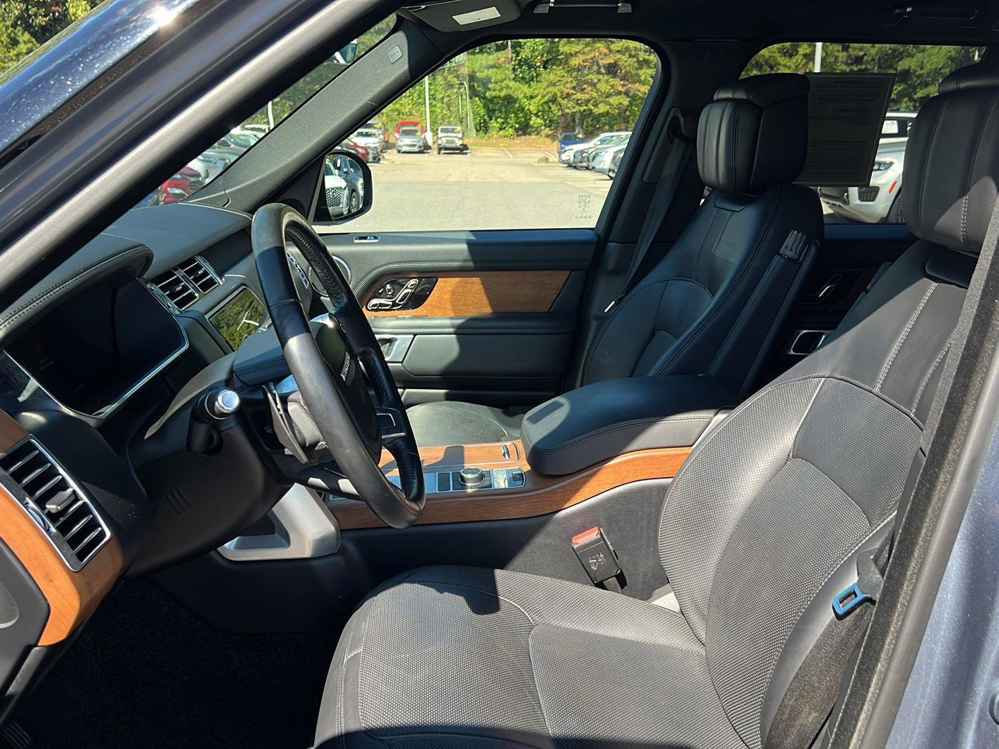 Used 2020 Land Rover Range Rover HSE image 38