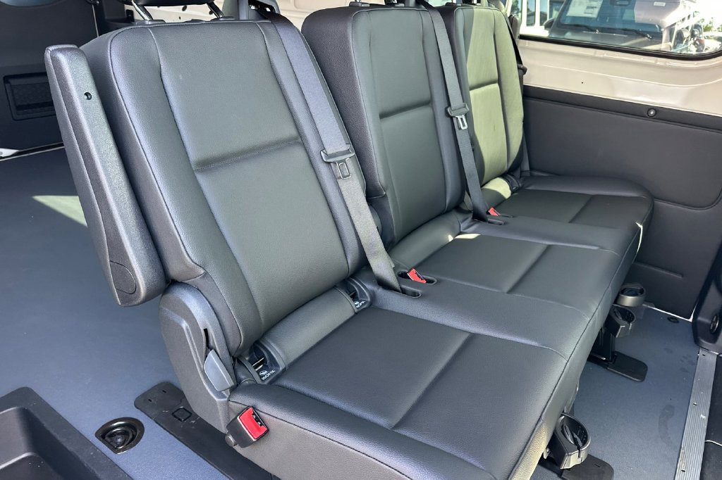 Used 2025 Mercedes-Benz Sprinter 2500 image 13